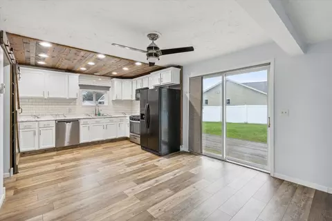 Kitchen - 502 Gary Ray, Davison, MI 48423 photo 2 of 2