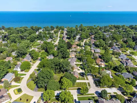 View/Area - 84 Clairview, Grosse Pointe Shores, MI 48236 photo 3 of 9
