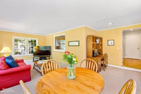 Dining - 84 Clairview, Grosse Pointe Shores, MI 48236 photo 6 of 6
