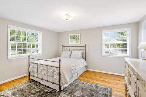Bedroom - 84 Clairview, Grosse Pointe Shores, MI 48236 photo 4 of 6