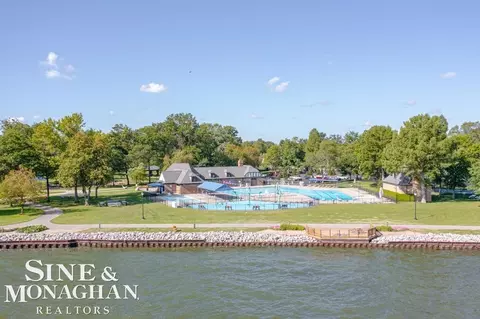 Exterior - 84 Clairview, Grosse Pointe Shores, MI 48236 photo 16 of 17