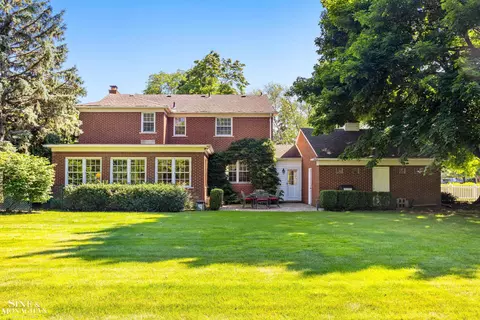 Exterior - 84 Clairview, Grosse Pointe Shores, MI 48236 photo 6 of 17