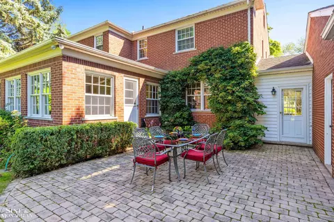 Exterior - 84 Clairview, Grosse Pointe Shores, MI 48236 photo 8 of 17