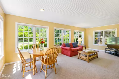 Dining - 84 Clairview, Grosse Pointe Shores, MI 48236 photo 5 of 6