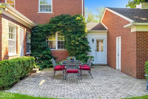 Exterior - 84 Clairview, Grosse Pointe Shores, MI 48236 photo 7 of 17