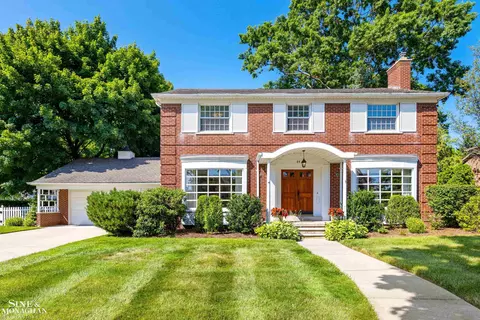 84 Clairview, Grosse Pointe Shores, MI 48236
