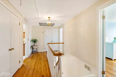 Entry Way - 84 Clairview, Grosse Pointe Shores, MI 48236 photo 4 of 4