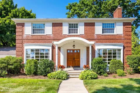 Exterior - 84 Clairview, Grosse Pointe Shores, MI 48236 photo 2 of 17