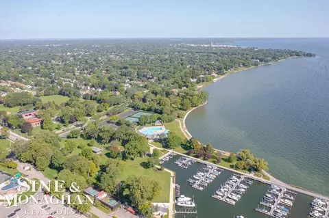 View/Area - 84 Clairview, Grosse Pointe Shores, MI 48236 photo 8 of 9