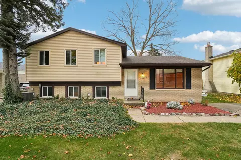 14424 Hillsdale, Sterling Heights, MI 48313