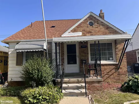 21013 Frazho, Saint Clair Shores, MI 48081