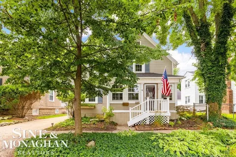 127 Muir, Grosse Pointe Farms, MI 48236 photo 2