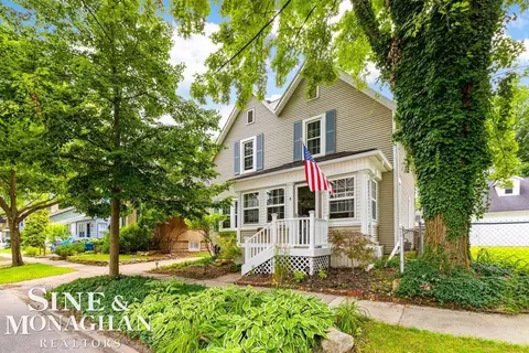127 Muir, Grosse Pointe Farms, MI 48236
