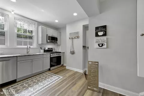 Kitchen - 17430 Maumee, Grosse Pointe, MI 48230 photo 1 of 4