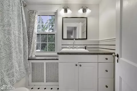 Bath - 17430 Maumee, Grosse Pointe, MI 48230 photo 1 of 3