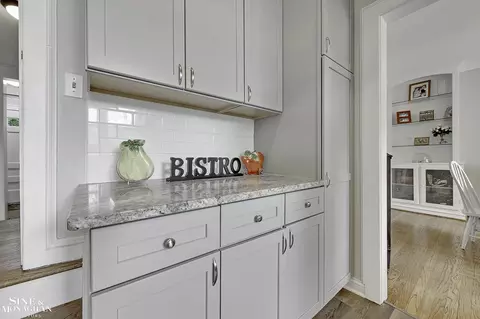 Kitchen - 17430 Maumee, Grosse Pointe, MI 48230 photo 4 of 4