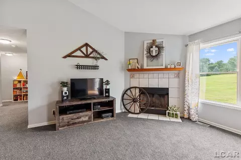 Living - 6415 Pocklington, Britton, MI 49229 photo 1 of 2