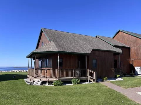 396 Harborview Dr UNIT 7, Manistique, MI 49854