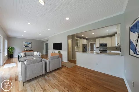 836 Lincoln, Grosse Pointe, MI 48230 photo 12