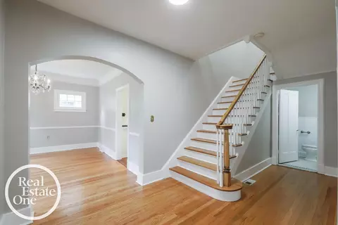 836 Lincoln, Grosse Pointe, MI 48230 photo 4