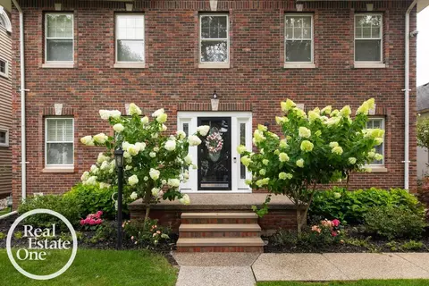 836 Lincoln, Grosse Pointe, MI 48230 photo 2