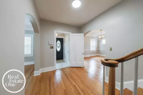 836 Lincoln, Grosse Pointe, MI 48230 photo 3