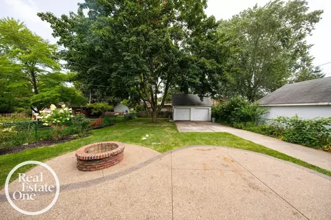 836 Lincoln, Grosse Pointe, MI 48230 photo 36