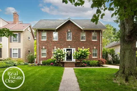 836 Lincoln, Grosse Pointe, MI 48230