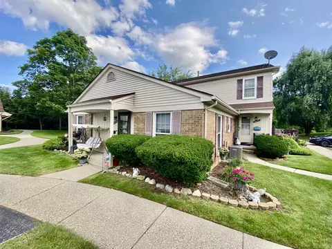 34129 Garfield Cir, Fraser, MI 48026