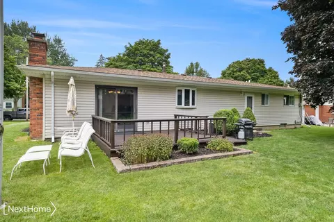 Exterior - 411 Windmill Pt, Flushing, MI 48433 photo 2 of 4