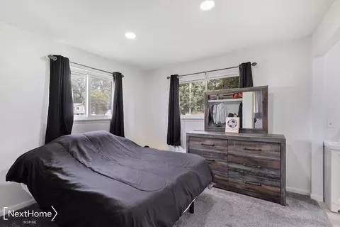 Bedroom - 411 Windmill Pt, Flushing, MI 48433 photo 1 of 3
