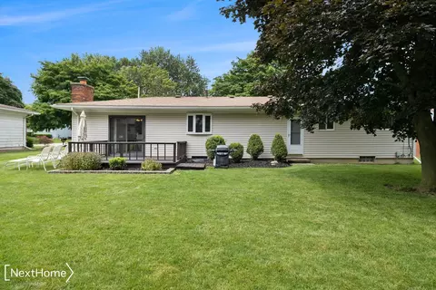 Exterior - 411 Windmill Pt, Flushing, MI 48433 photo 3 of 4