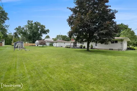 Exterior - 411 Windmill Pt, Flushing, MI 48433 photo 4 of 4