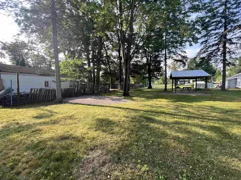 367 W Oak, Harrison, MI 48625 photo 9