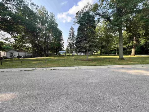 367 W Oak, Harrison, MI 48625 photo 14