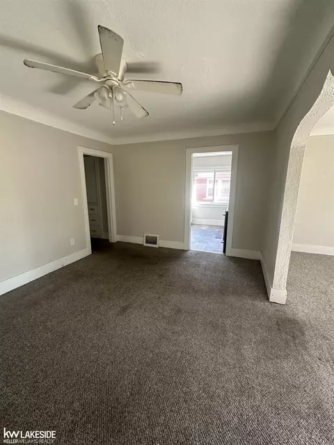 3591835920 John R, Wayne, MI 48184 photo 16
