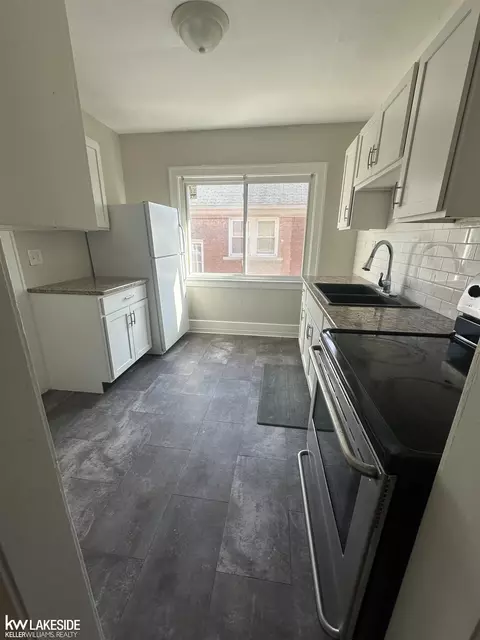 3591835920 John R, Wayne, MI 48184 photo 17