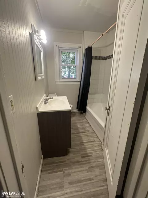 3591835920 John R, Wayne, MI 48184 photo 13