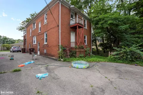 3591835920 John R, Wayne, MI 48184 photo 4