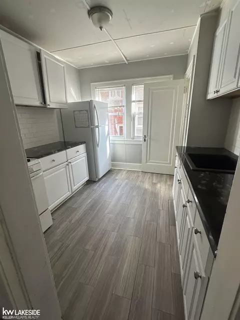 3591835920 John R, Wayne, MI 48184 photo 8