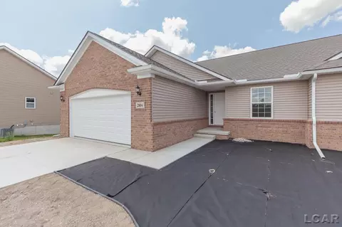 2804 Hope, Adrian, MI 49221 photo 2