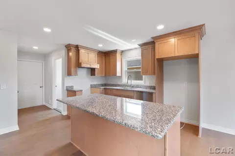2804 Hope, Adrian, MI 49221 photo 14