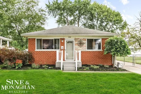 23001 Euclid, Saint Clair Shores, MI 48082