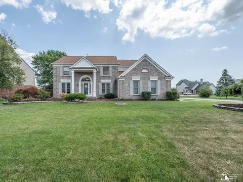 857 Regents Park, Monroe, MI 48161