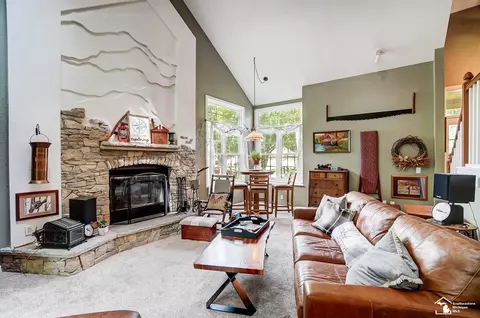 Living - 6785 Lockmill, Temperance, MI 48182 photo 3 of 6