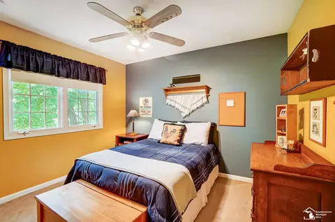 Bedroom - 6785 Lockmill, Temperance, MI 48182 photo 4 of 7