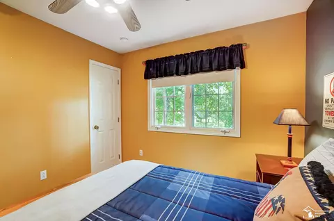 Bedroom - 6785 Lockmill, Temperance, MI 48182 photo 5 of 7