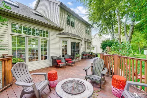 Exterior - 6785 Lockmill, Temperance, MI 48182 photo 9 of 13