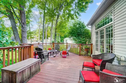 Exterior - 6785 Lockmill, Temperance, MI 48182 photo 7 of 13