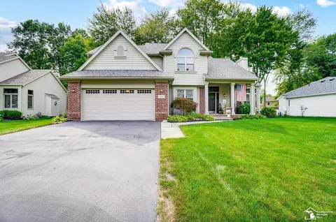 Exterior - 6785 Lockmill, Temperance, MI 48182 photo 2 of 13